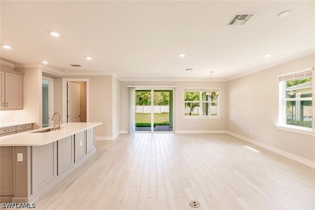 Photo - 536 Polihale Wy