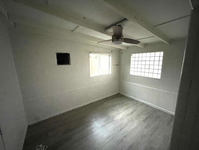 Photo - 4402 E Seneca St