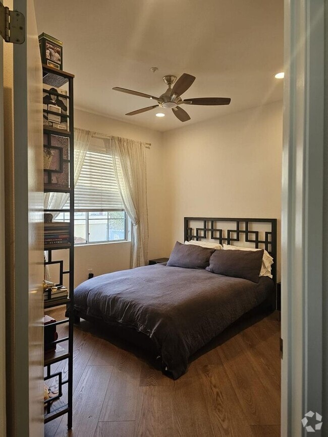 Building Photo - Modern 3BD/3BA Townhouse in Prime Union Ci...