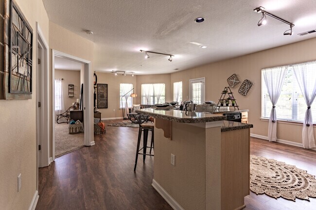 2BR,2BA,- 1321SF, The Dakota