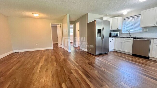 Photo - 1720 S Cook St