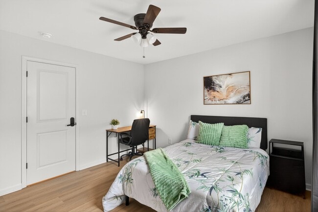Photo - 13443 Main Dr