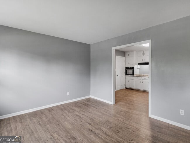 Photo - 836 Oakdale Dr