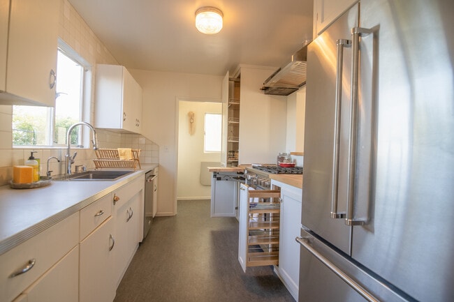 Photo - 306 Mockingbird Ln