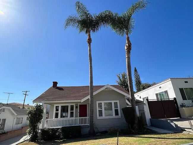Photo - 1137 W 9th St Casa