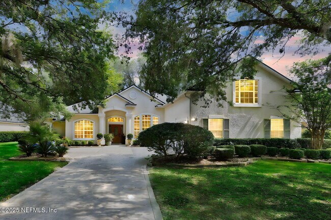 Photo - 526 Oakmont Dr