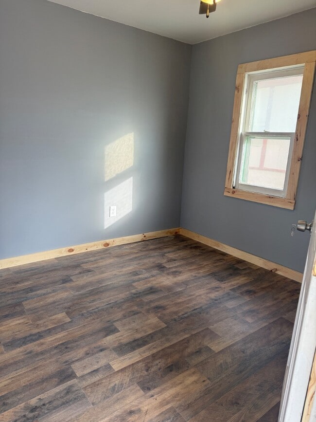 Photo - 208 Osborne St