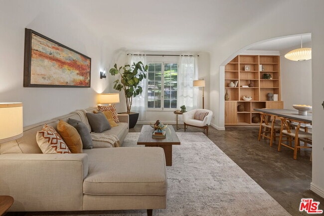 Photo - 1345 Hayworth Ave Unidad 2