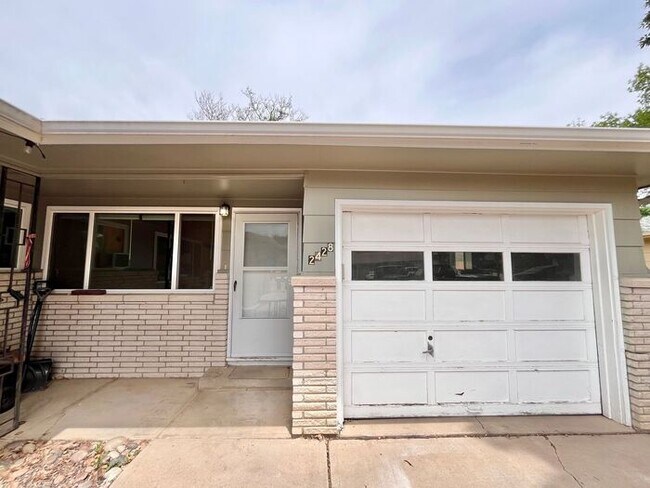 Updated 2bd/1ba Duplex in West Fort Collin... - Updated 2bd/1ba Duplex in West Fort Collin... House