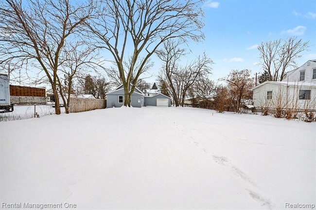 Photo - 20801 Elroy Ave