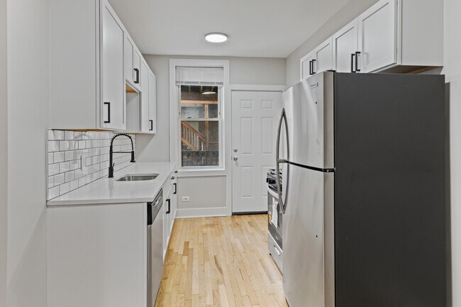 Photo - 7373 N Damen Ave Unidad E1