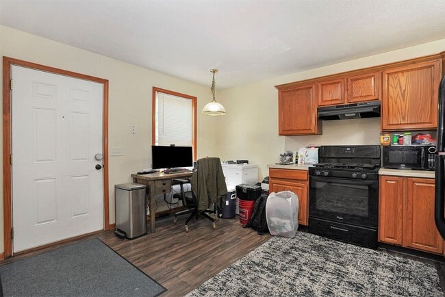 Photo - AVAILABLE IN NOVEMBER! 3 Bedroom, 1.5 Bath...