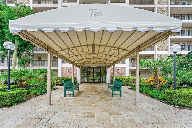 Photo - 3150 N Palm Aire Dr Unidad 403