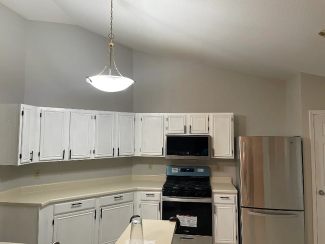 Photo - 914 Shandra Dr