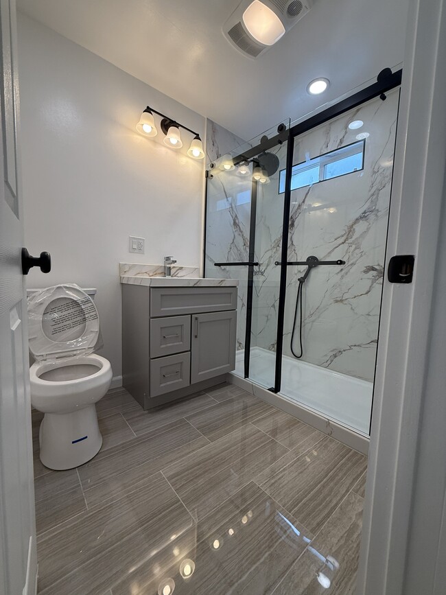 Photo - 1921 Harmon St Unit A