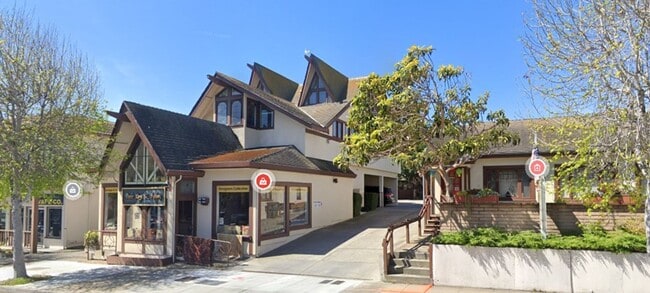 Building Photo - CM237L