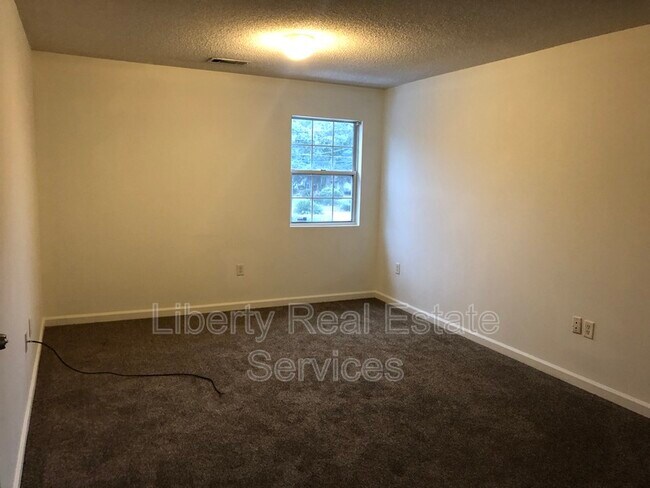 Photo - 134 Rolland St Unit Apt 12