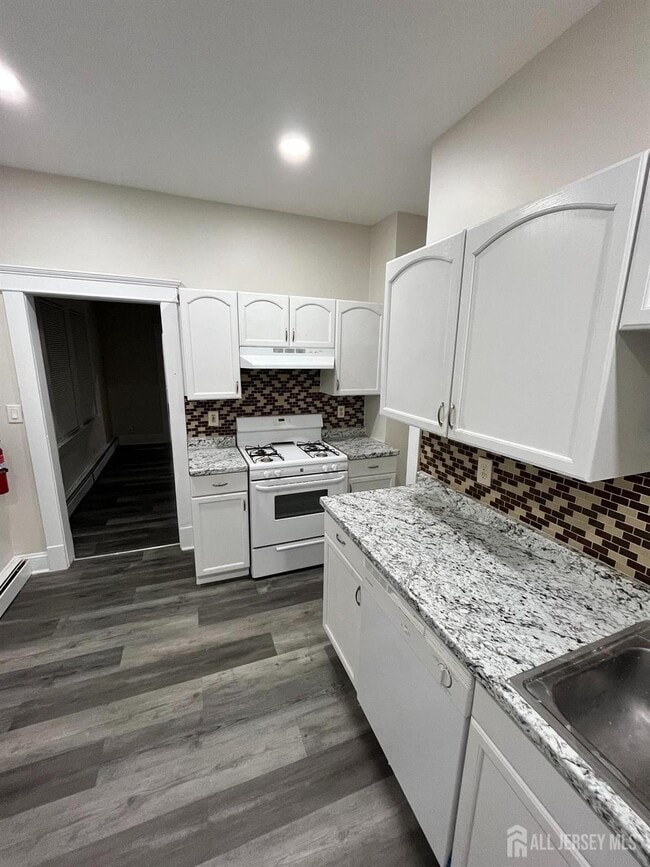 Photo - 28 Victoria Ave Unit A