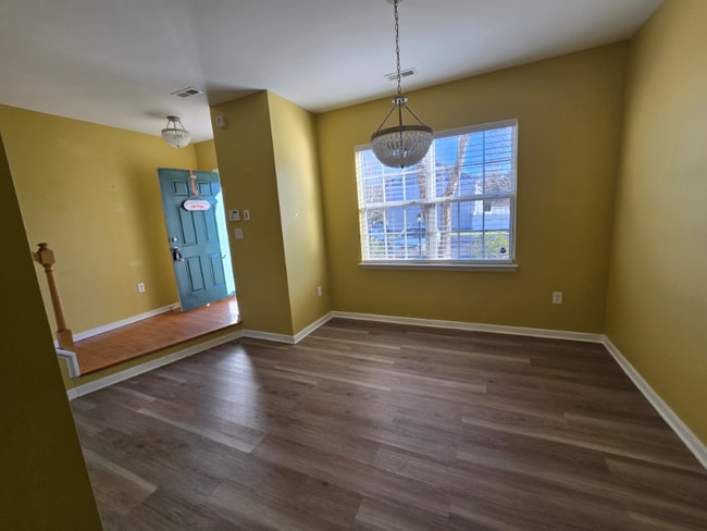 Photo - 4612 Milfax Rd