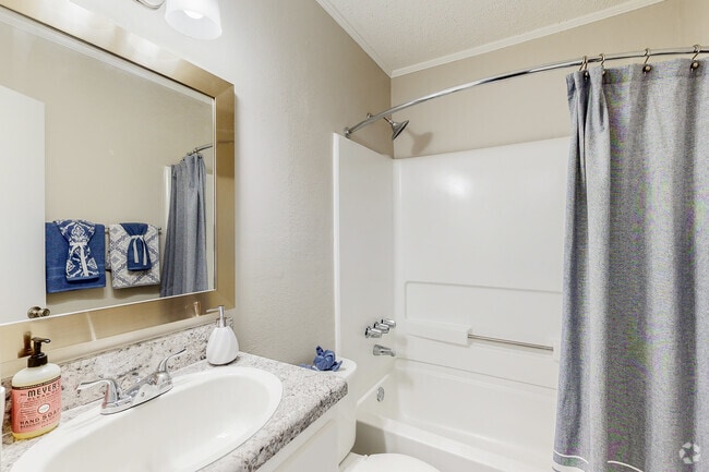2BD 2BA 1,250SF