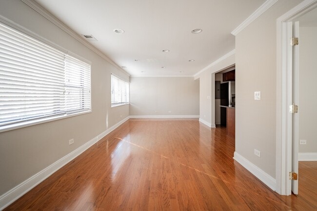 Photo - 515 Sheridan Rd