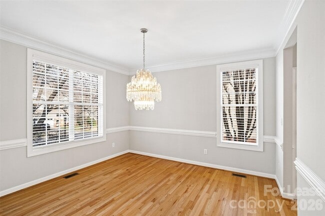Photo - 704 Deercross Ln