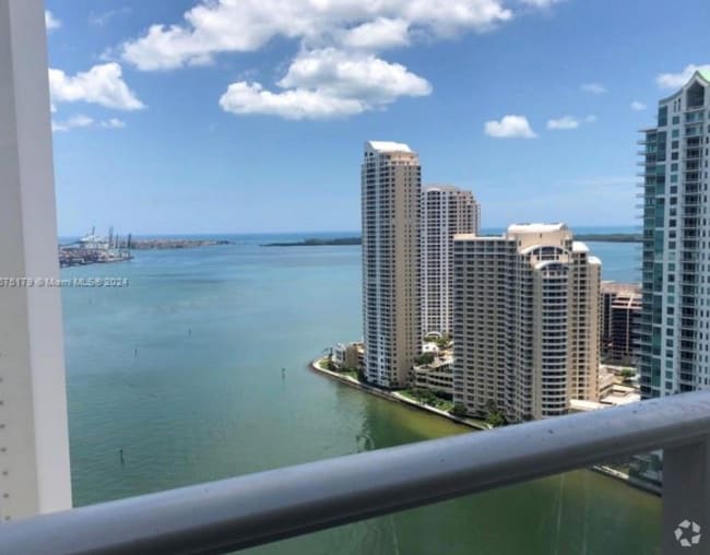 Building Photo - Stunning 2Bed/ 2Bath residence for rent at... Rental