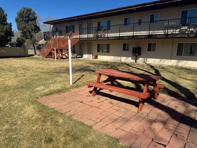 Building Photo - MARCH MOVE IN SPECIAL! Updated 2 Bedroom Near Filmore and I-25! Unit 103
