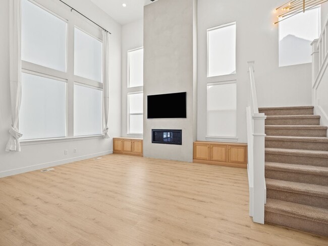 Photo - 5 Bed / 3.5 Bath Home in Saratoga Springs – Spacious Living Near Utah Lake