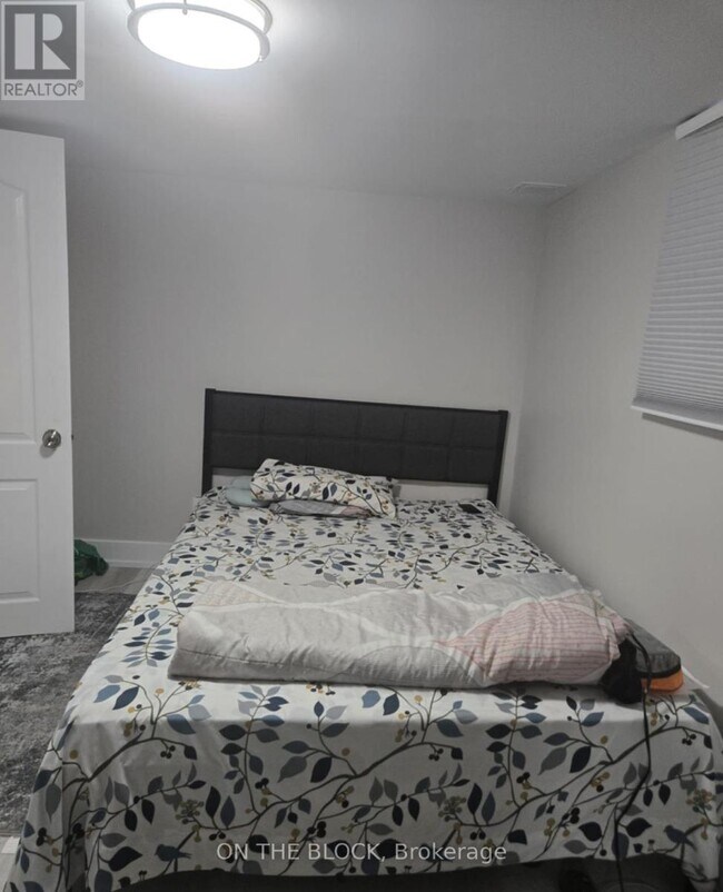 Photo - 103 Fitzgibbon Ave