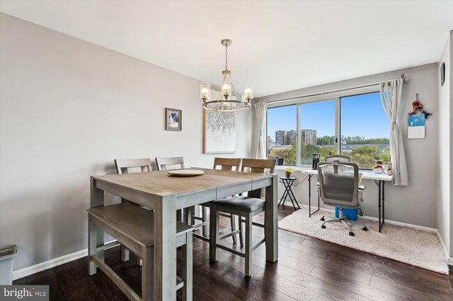Photo - Renovated 2 bedroom, 1 bath with lots of natural light.