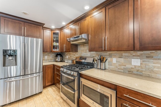 Photo - 76 Booraem Ave Unidad 1