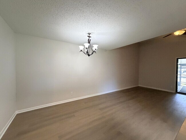 Photo - 2 Bedroom / 2 Bathroom Whispering Pines Townhome