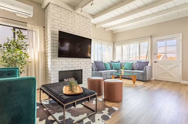 Photo - 326 Rosecrans Ave Unidad BEACH  VIEW