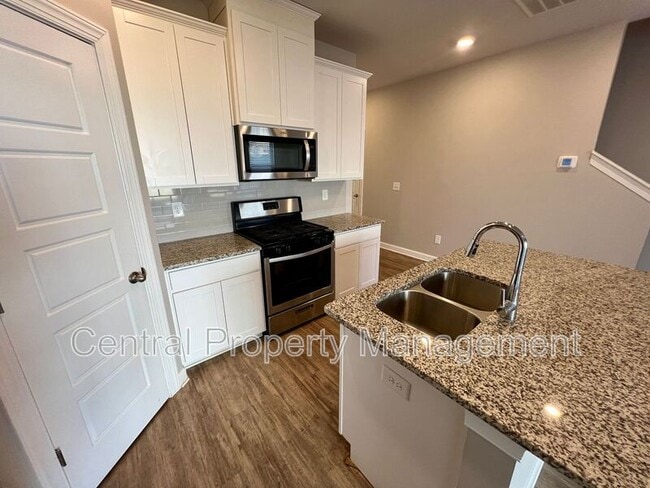 Photo - 613 Reese Ln