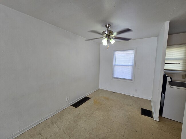 Photo - 251 Madison St