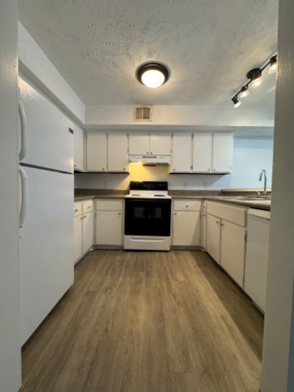 Photo - 365 W Illinois Ave