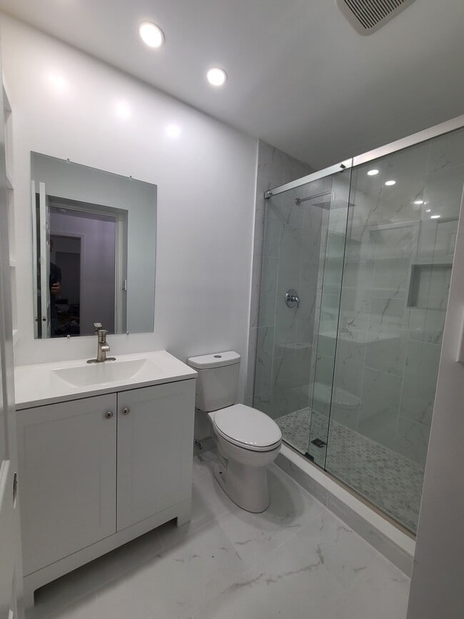 Photo - 3111 NE Savannah Rd