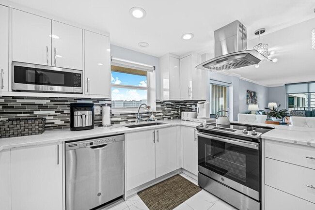 Building Photo - 3581 S Ocean Blvd Unit 7a Rental
