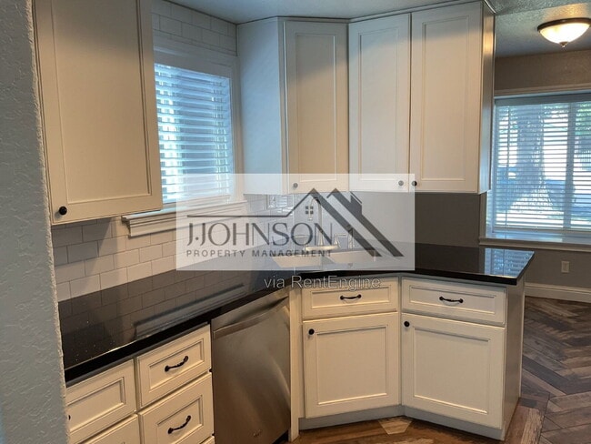 Photo - 15136 Cambridge Dr