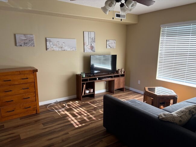 Photo - 1148 Northfield Rd