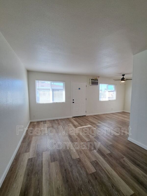 Photo - 1322 E Bulldog Ln Unit E