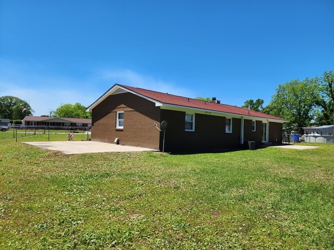 Photo - 2408 Crabtree Ct