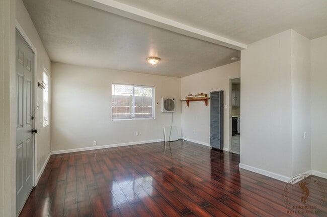 Photo - 540 W 8th St
