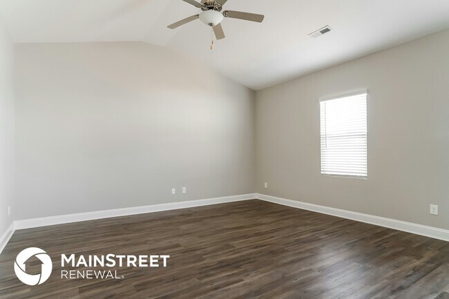 Photo - 400 Legacy Dr