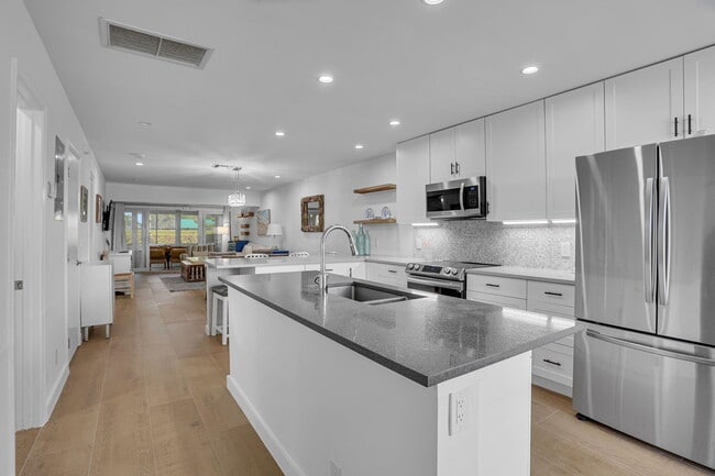 Building Photo - 2331 Croton Ln Unit 101-C