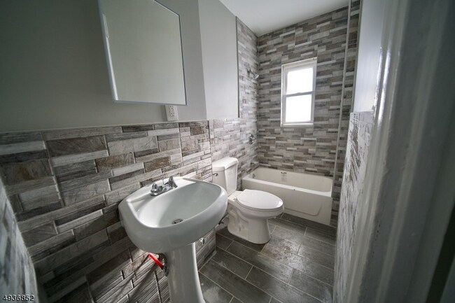 Photo - 533-534 4th St