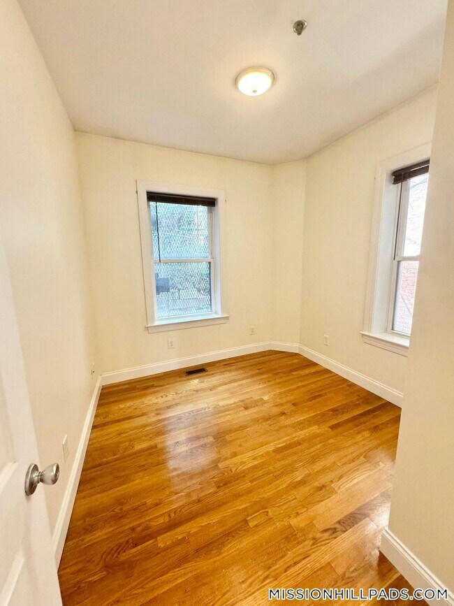 Photo - 830 Huntington Ave Unidad 1