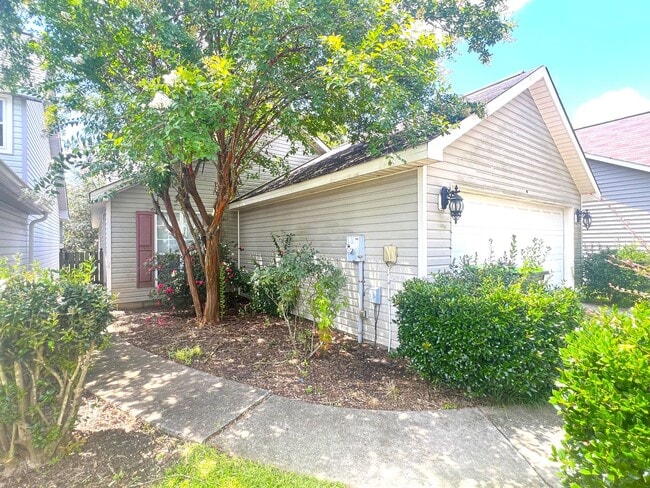 Building Photo - 2BD/2B Home on Leisure Lake