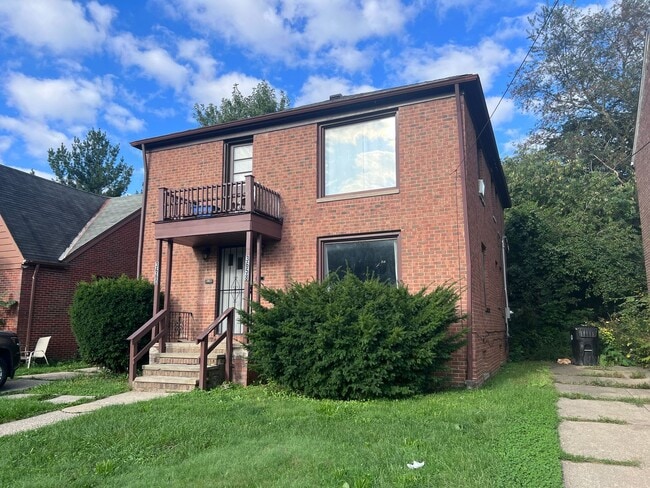 Building Photo - 3658 W 107th St